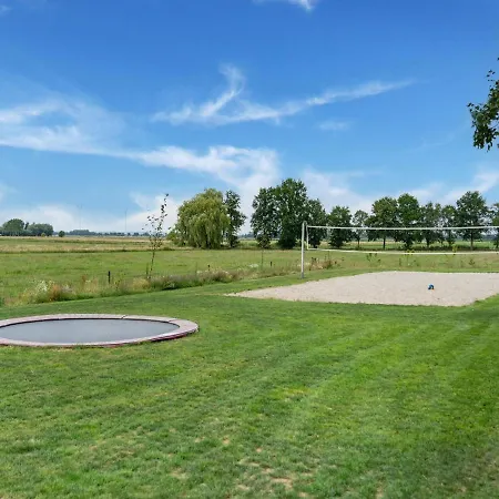 In The Achterhoek With Hot Tub And Volleyball *